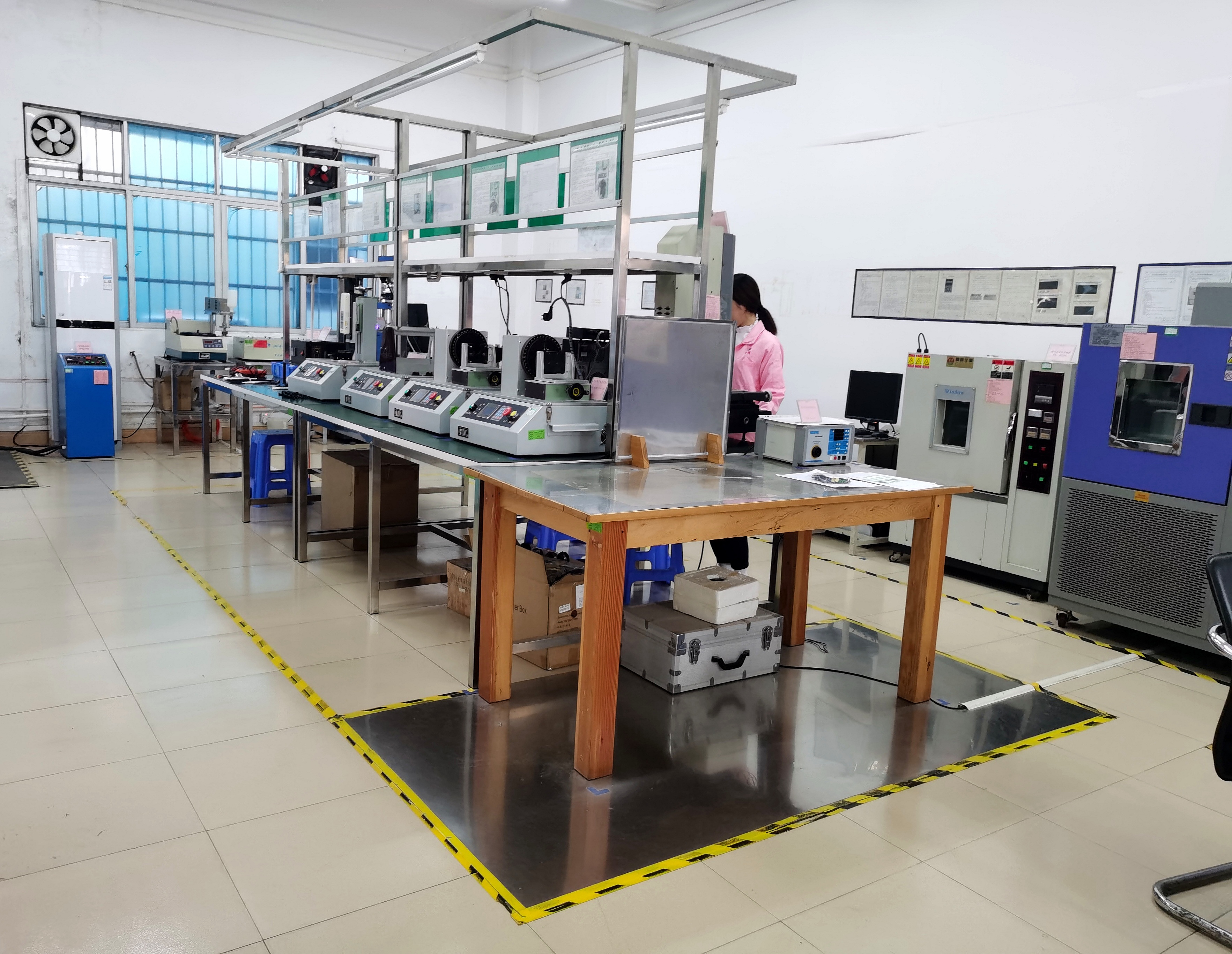 Reliability test lab